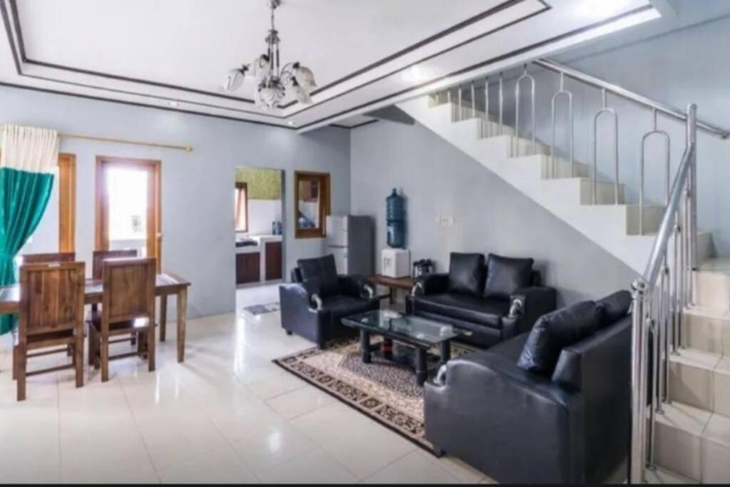 Villa Mutiara Citra Puncak Bu Eva Sampal Exterior photo