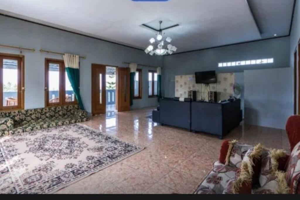 Villa Mutiara Citra Puncak Bu Eva Sampal Exterior photo