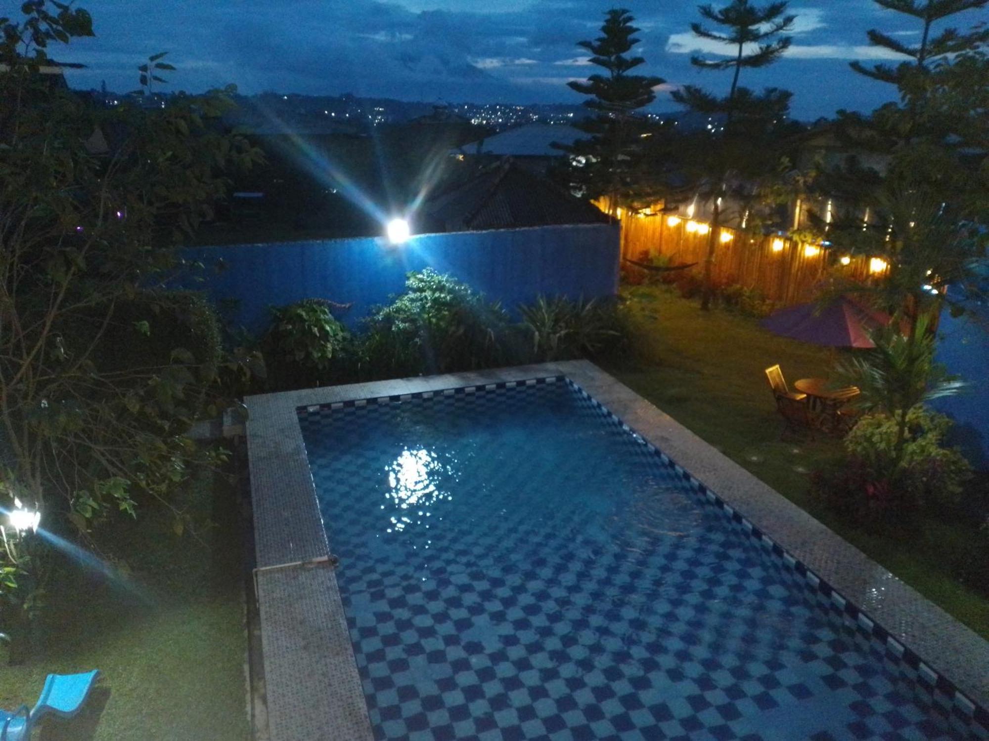 Villa Mutiara Citra Puncak Bu Eva Sampal Exterior photo